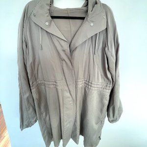 Lululemon army green half trench